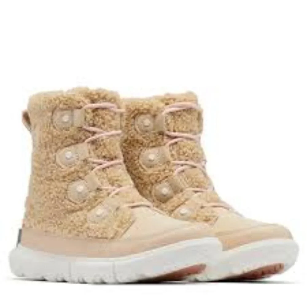 NWT Sorel Faux Fur Lined Boots Girls Size 3 and 4